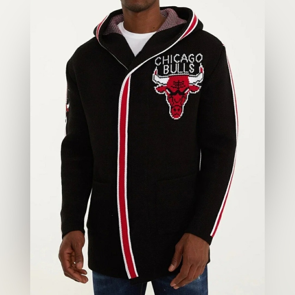 One In A Million NBA Chicago Bulls Men's Black Sweater Jacket - Size M